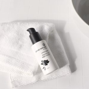 Kem dưỡng da ban đêm Nourishing Night Cream Living Nature