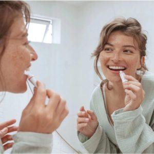 Kem hỗ trợ chàm môi, herpes môi Kolorex Kolsore Lip Care Ointment